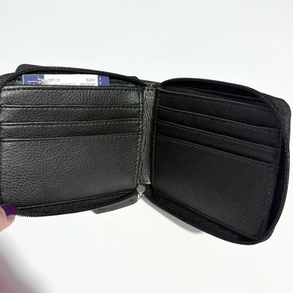 George Black Leather Billfold Zip Close RFID Wallet New with Tags Minor Flaws